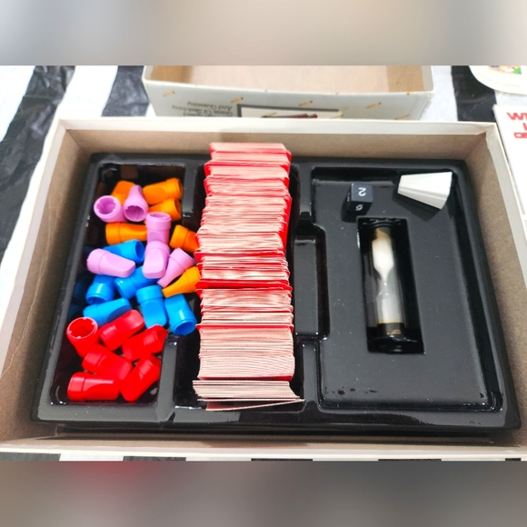 Vtg 1987 Milton Bradley Win Lose or Draw Board Game Near COMPLETE Missing the sm - Picture 1 of 4